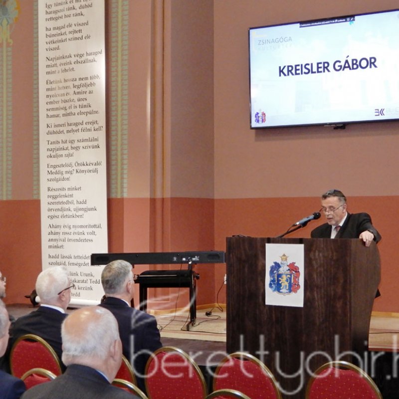 Átadták a felújított zsinagógát 65